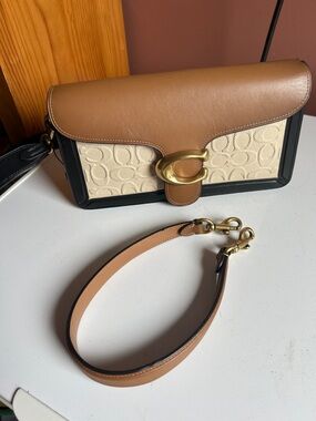 💯 Authentic Coach Brown Leather and Canvas Crossbody Bag in Tan and Cream